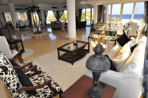 Carlton Luxury Apartments