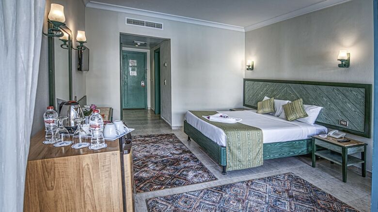 Falcon Hills Hotel