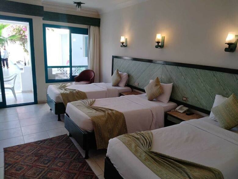 Falcon Hills Hotel