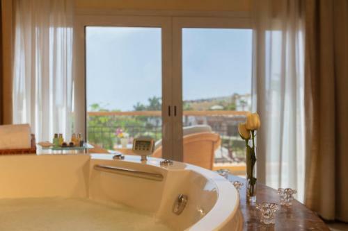 Royal Savoy Hotel And Villas