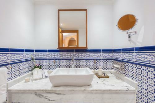 Royal Savoy Hotel And Villas