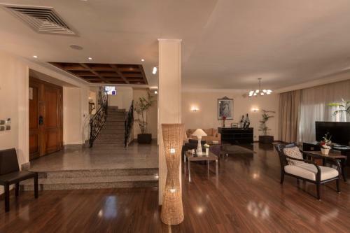 Royal Savoy Hotel And Villas