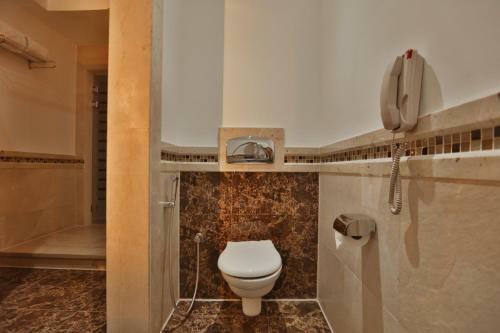 Royal Savoy Hotel And Villas