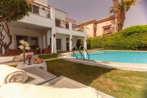 Royal Savoy Hotel And Villas