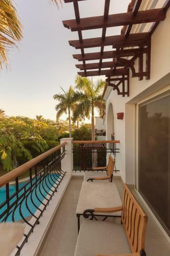 Royal Savoy Hotel And Villas