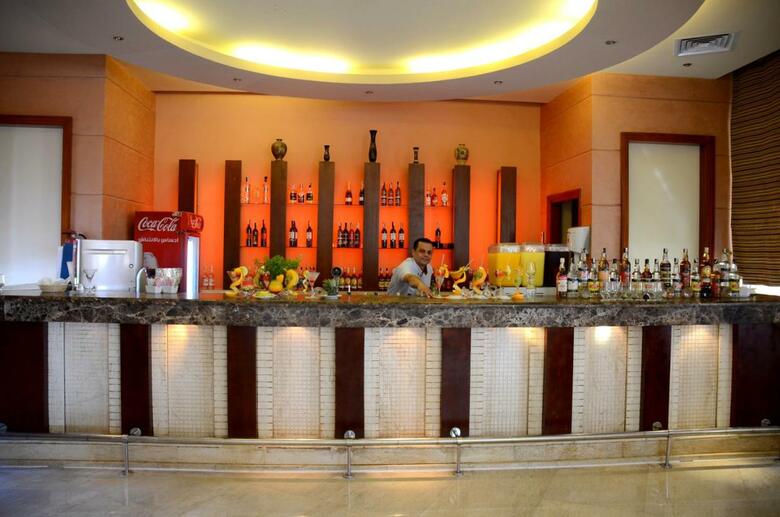 Hotel Rehana Royal Beach Resort & Spa