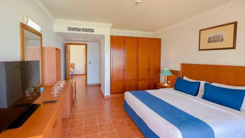 Club Reef Hotel Village