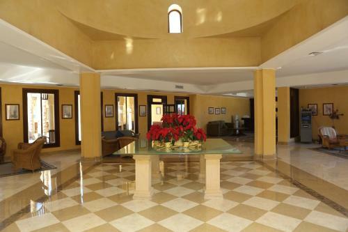 Tamra Beach Hotel
