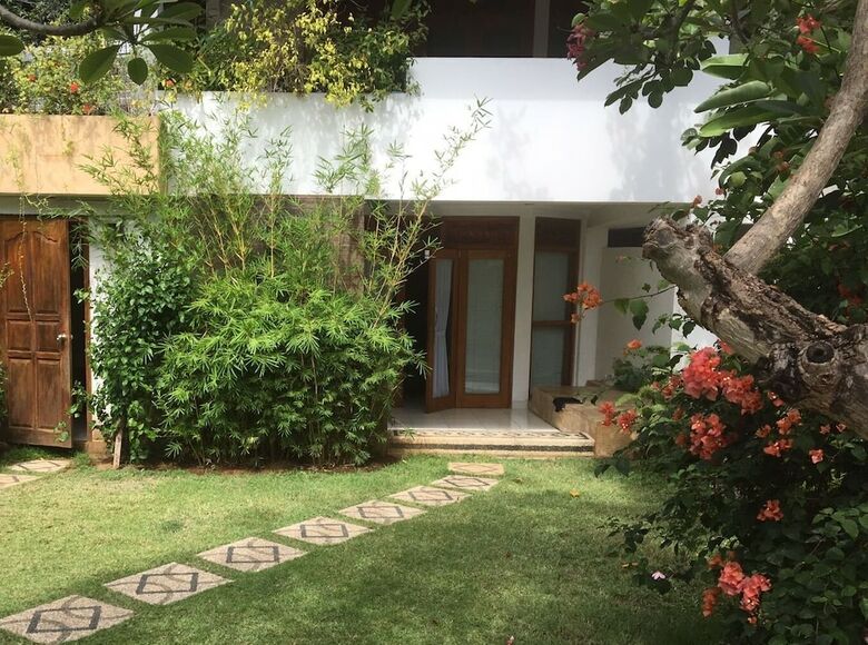 Bed & Breakfast Villa Lumbalumba Banyualit
