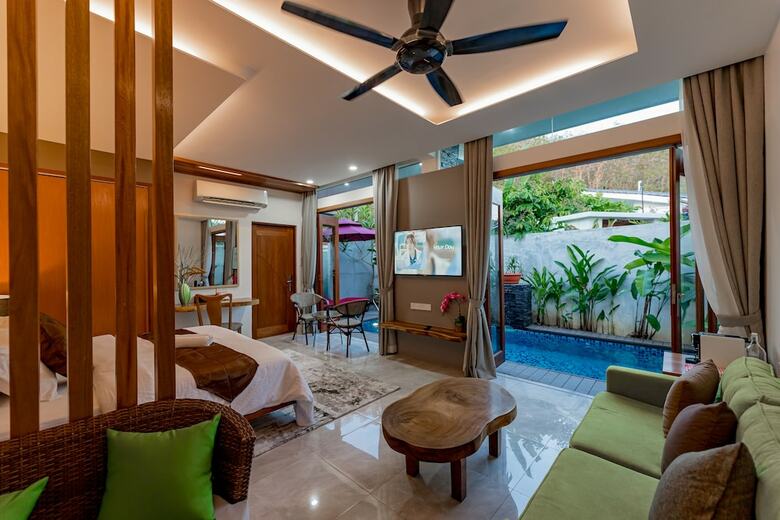 Maneh Villa