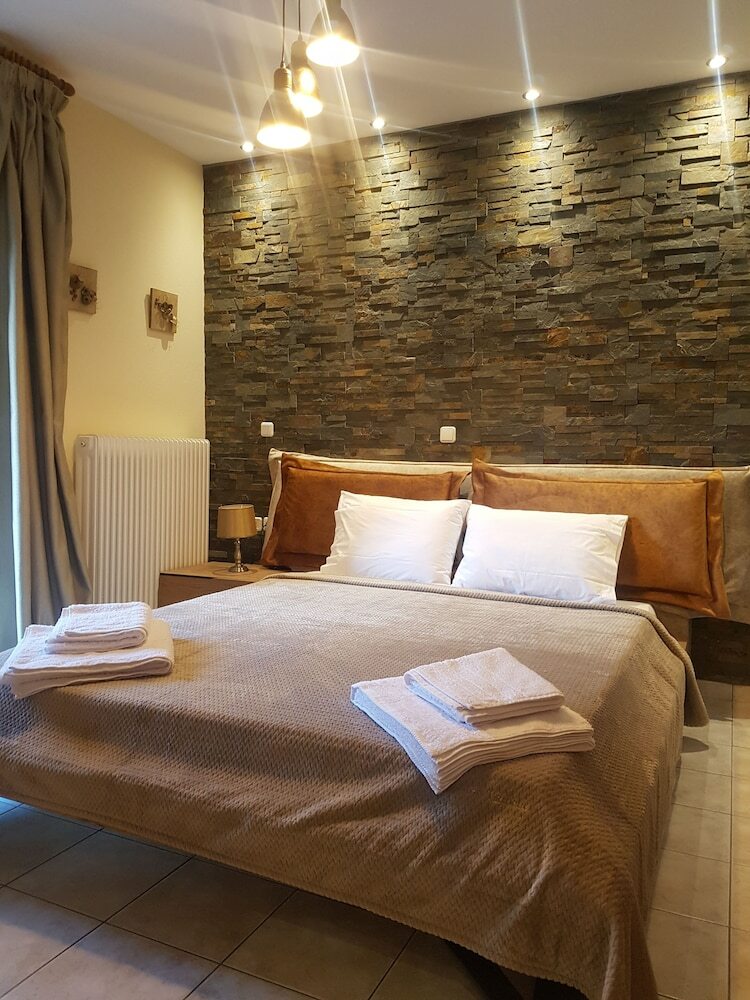 Saint Stephen's Apartments At Meteora