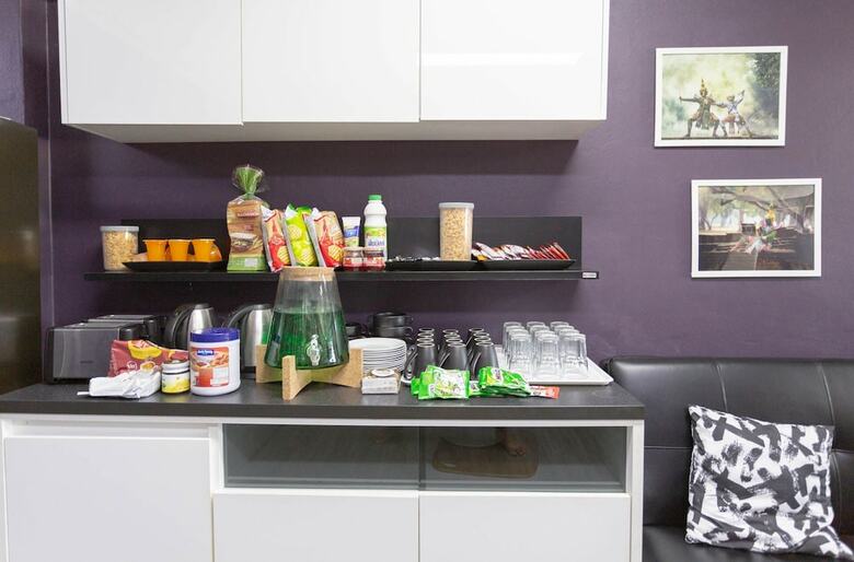 Hostal Around Hostel - Adults Only