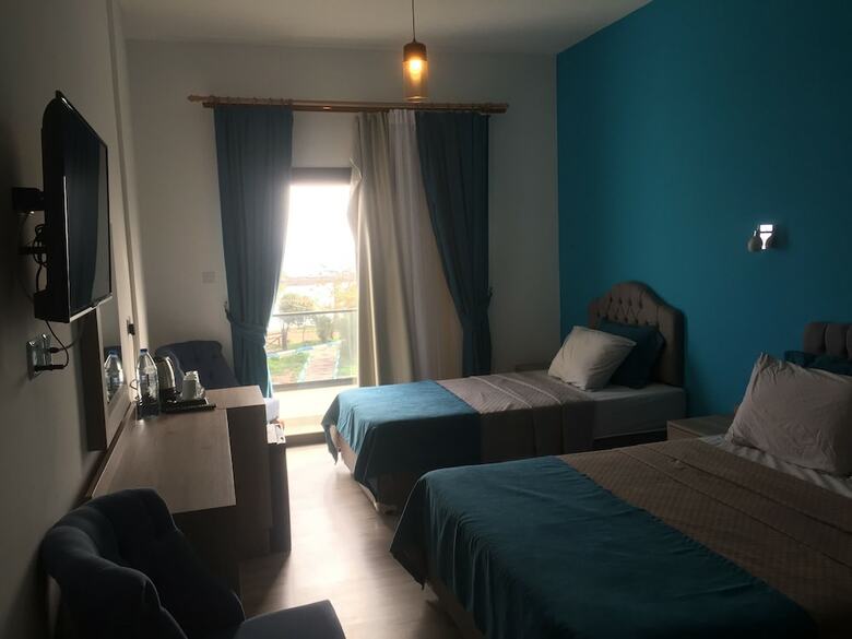 Livana Hotel