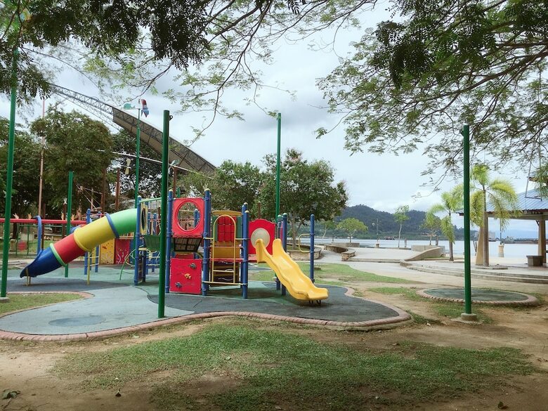 Dindings Pantai Desair Apartment By Dpd