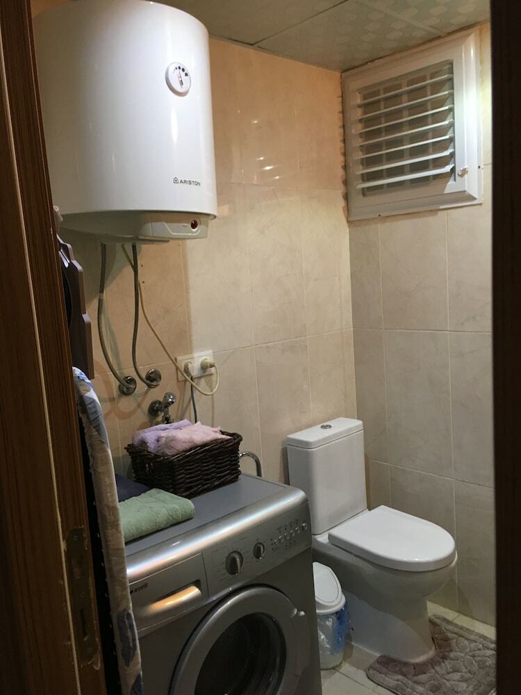 Hotel Roni Homes