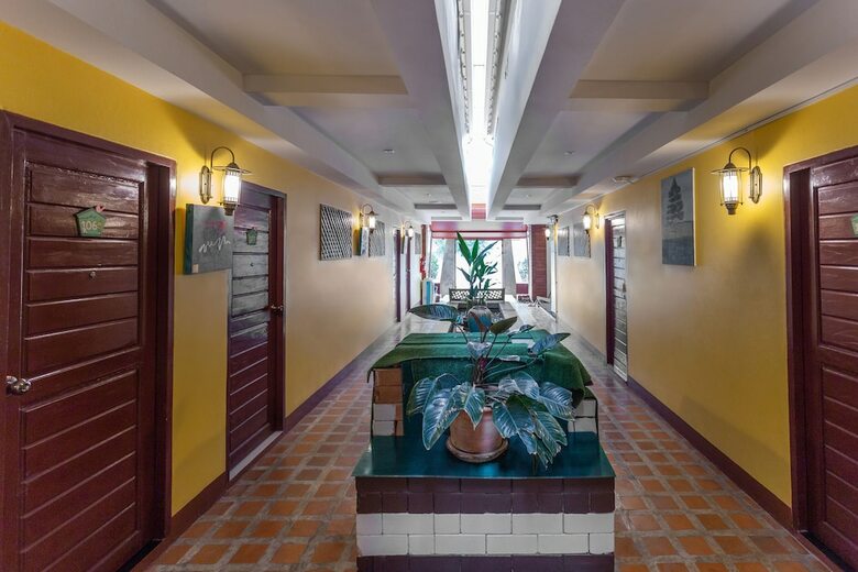Oyo Yellow Tique Hotel