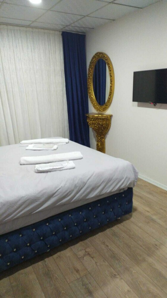 Emir Sultan Hotel