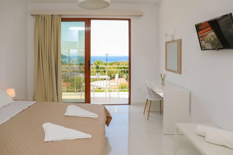 Aparthotel Zorbas Family House