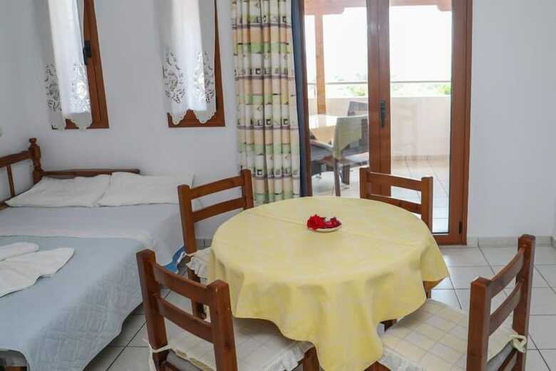 Aparthotel Zorbas Family House