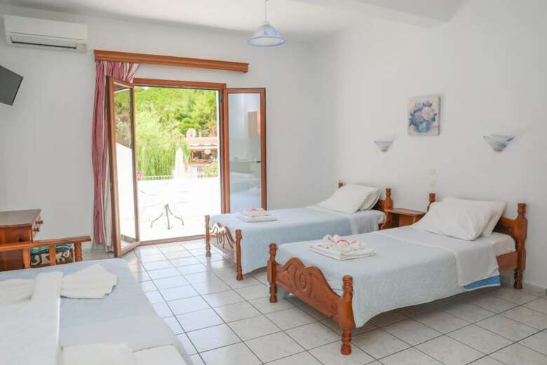 Aparthotel Zorbas Family House
