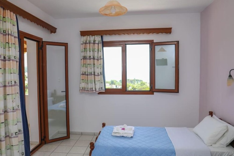 Aparthotel Zorbas Family House