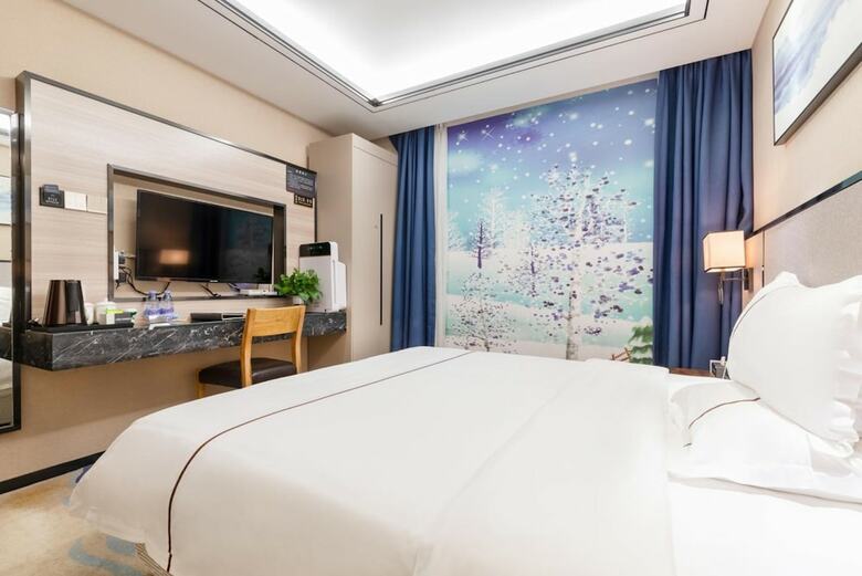 Urba Hotel Baoan Central Area