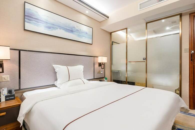 Urba Hotel Baoan Central Area