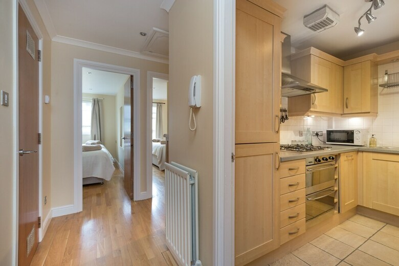 393 Old Tolbooth Wynd Apartment 3