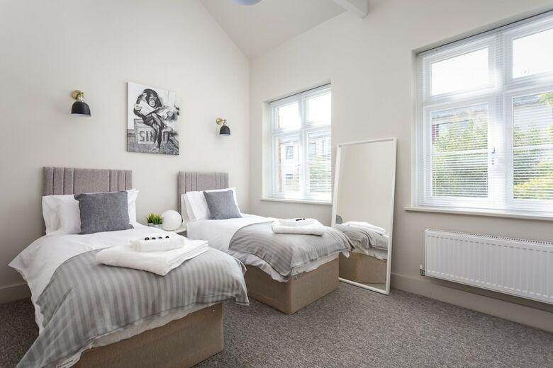 Apartamentos Oxford Passage Coach House