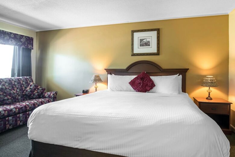 Motel Econo Lodge Inn & Suites