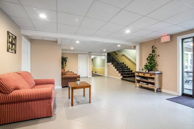 Motel Econo Lodge Inn & Suites