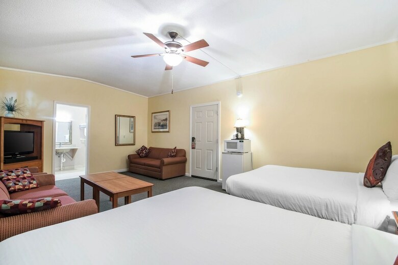 Motel Econo Lodge Inn & Suites
