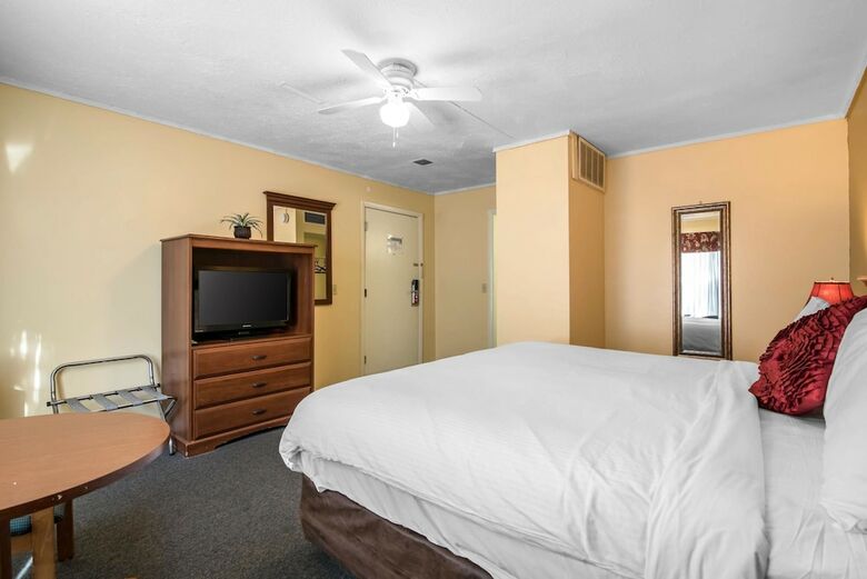 Motel Econo Lodge Inn & Suites