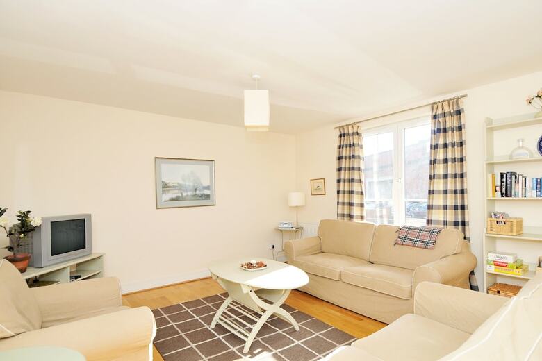 202 Annandale Street Apartment