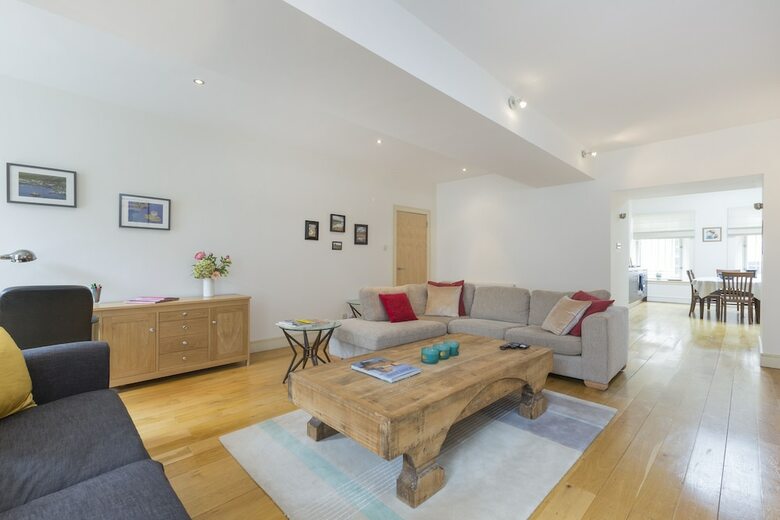 401 Thistle Street Apartment