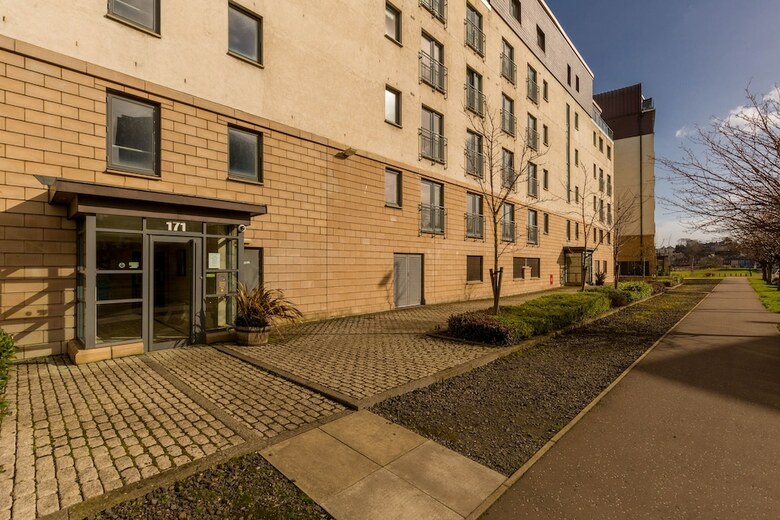 411 - Corinthian Quay Apartment