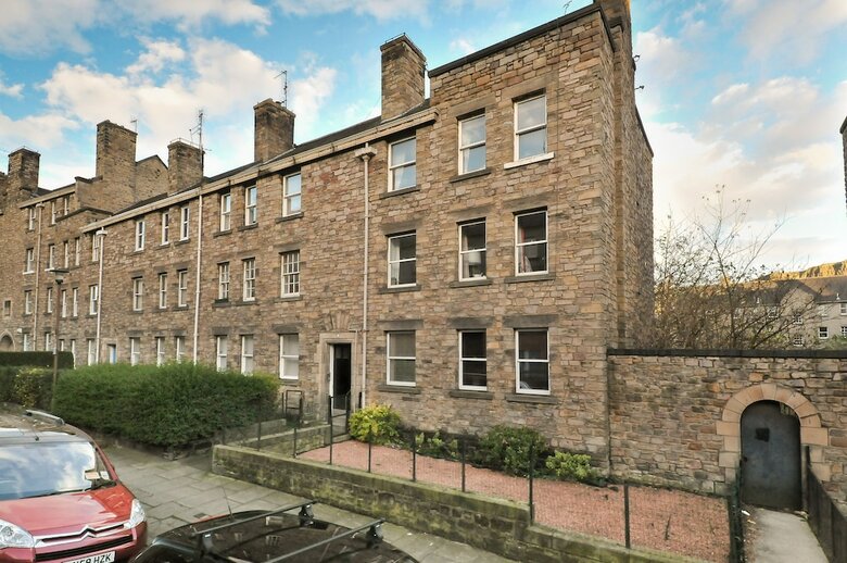 367 Richmond Place Apartment