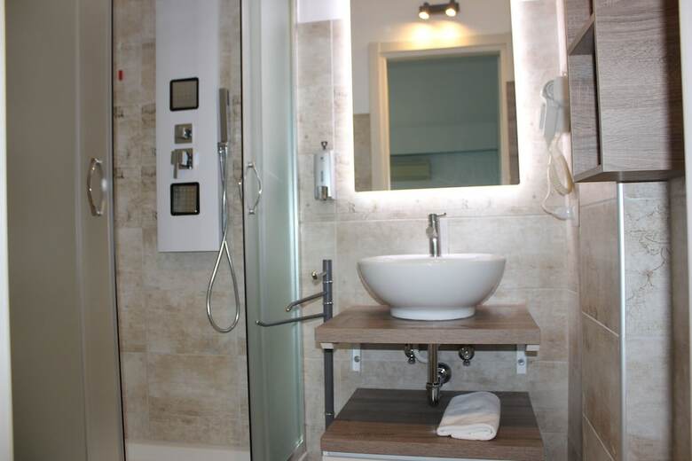 Roman Sunrise Rooms