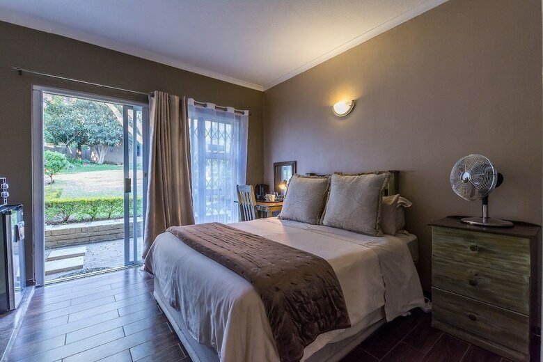 Hotel Silverstone Guest House