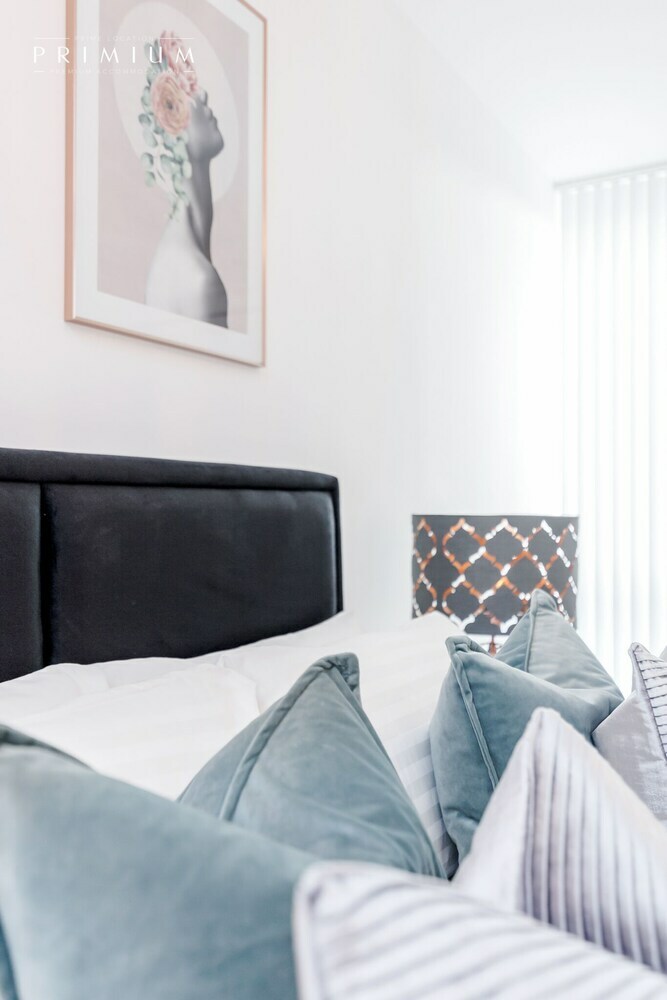 Superior Apartment Bracknell Centre