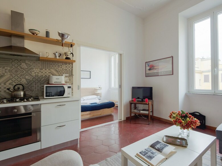 Rsh Bright Vatican Apartment
