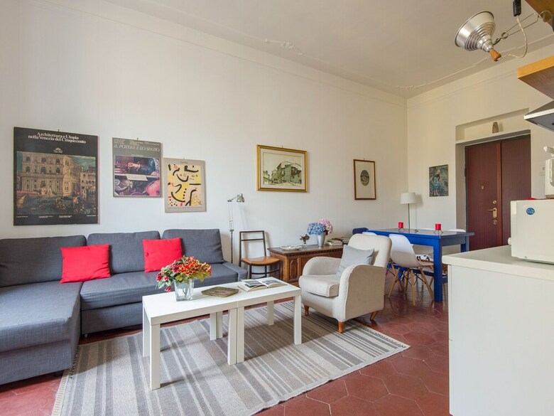 Rsh Bright Vatican Apartment