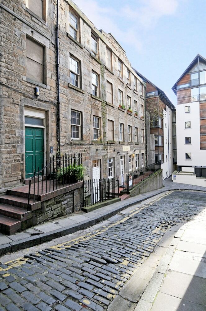 233 The St Giles Apartment