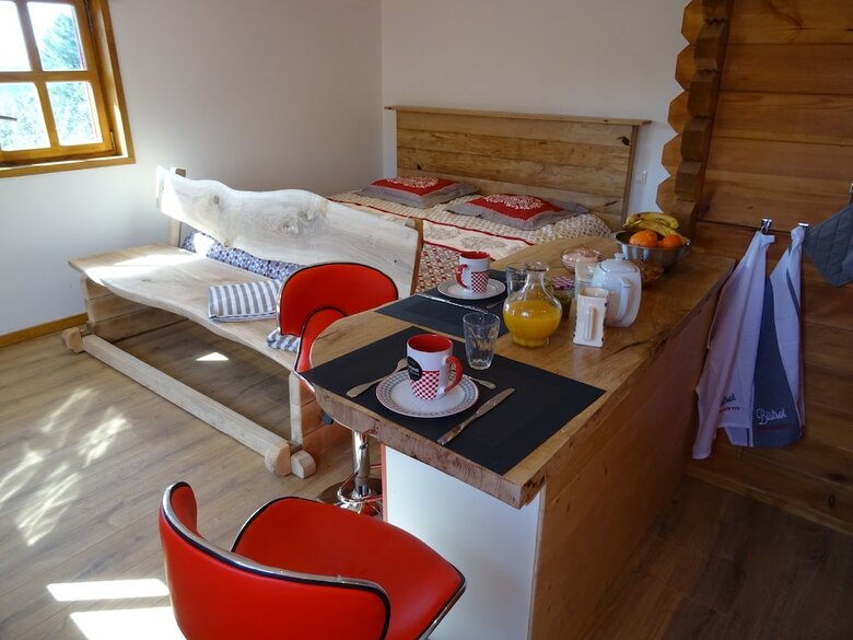 Hotel Le Pressoir de La Dev�ze