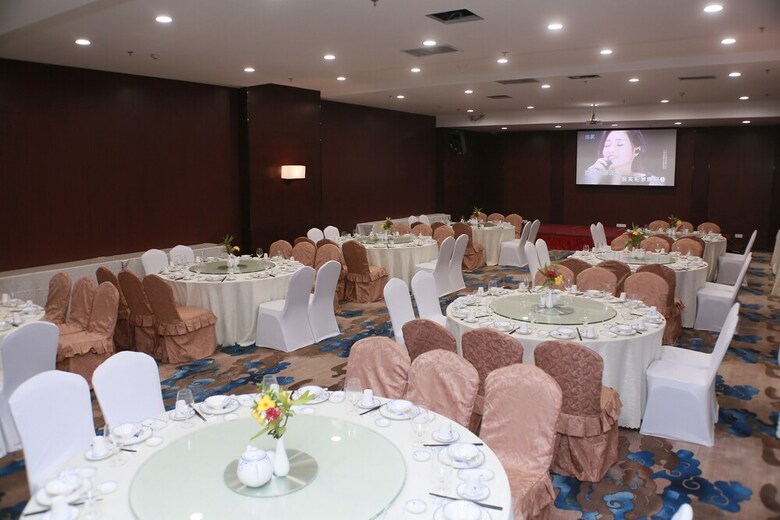 Sealong Bay Zhongqi Conifer Hotel