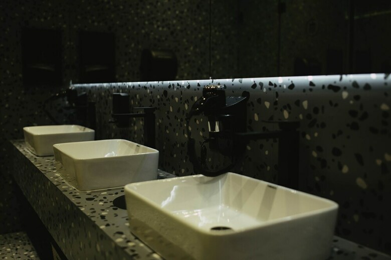 Makura Capsule Hotel