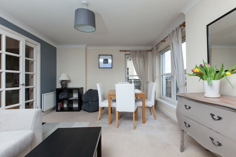 Amazing Apartments - Holyrood Road