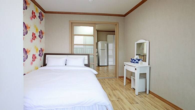 Tongyeong Good Day Pension