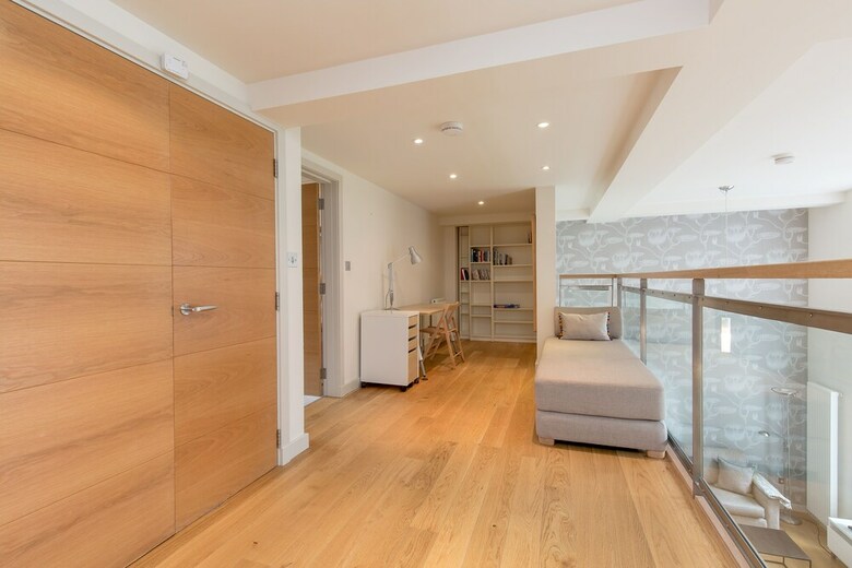 424 - Simpson's Loan Duplex Apartment