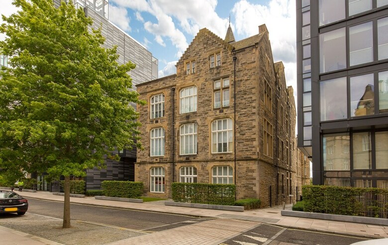 424 - Simpson's Loan Duplex Apartment